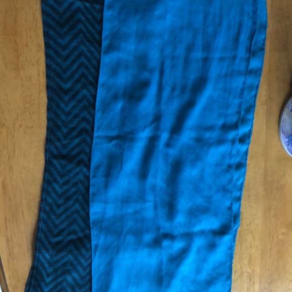 Thin Scarves! - Picture 2 of 3